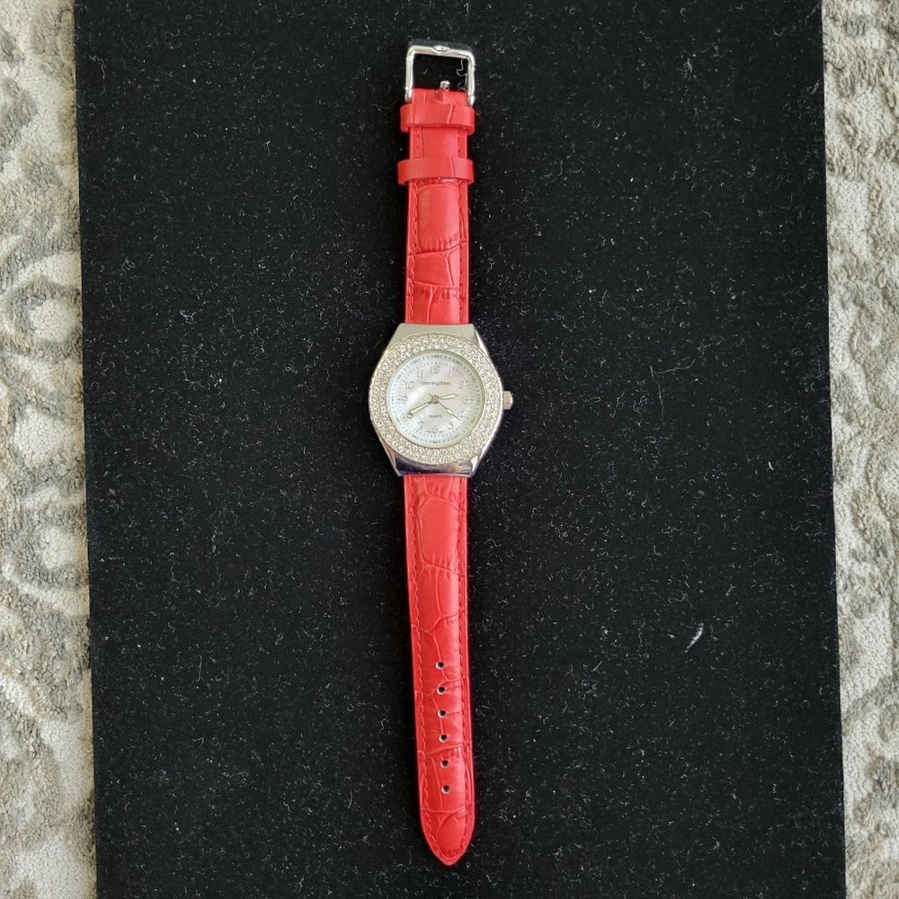 Bloomingdales Watch W Red Leather Band - Picture 3 of 8
